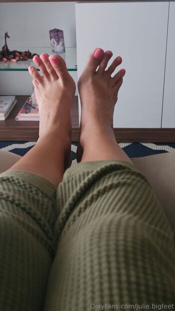 Julie Big Feet VI / julie.bigfeet / juliebigfeet nude photo #11
