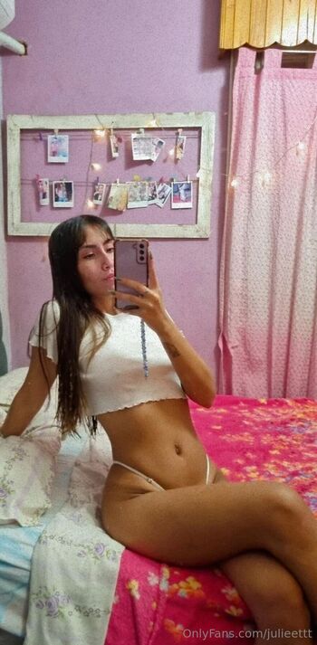 J / julieettt nude photo #7