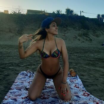 J / julieettt nude photo #23