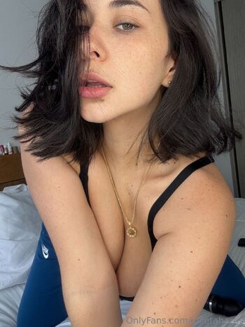 Juliet / julietaharris nude photo #1