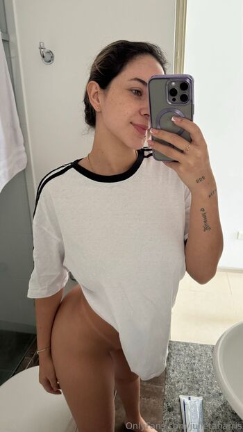 Juliet / julietaharris nude photo #37