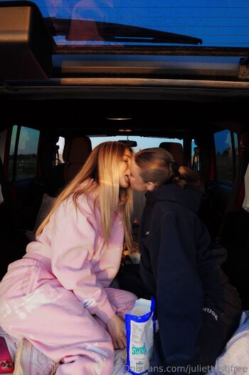 Juliettestj FRE / juliettestjfree nude photo #6