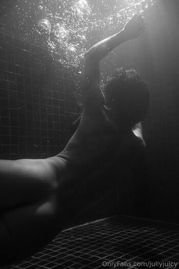 Jull / jullyjuicy nude photo #1