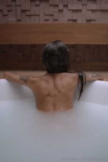 Jull / jullyjuicy nude photo #21