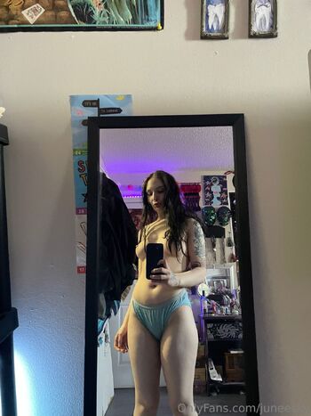 Jun / juneesky nude photo #19