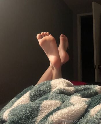 June Julie / junejuliet nude photo #9