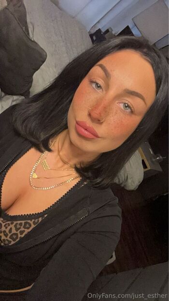 OnlyFans / just_esther nude photo #8