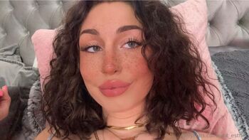 OnlyFans / just_esther nude photo #9