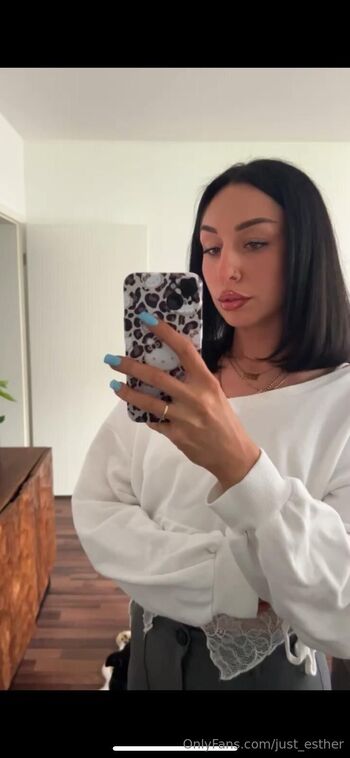 OnlyFans / just_esther nude photo #20