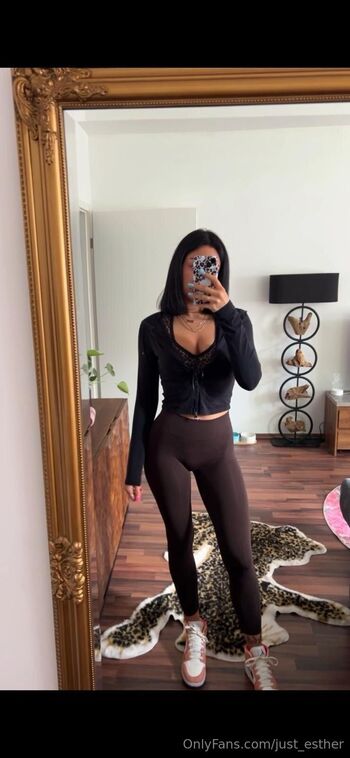 OnlyFans / just_esther nude photo #21