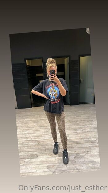 OnlyFans / just_esther nude photo #27