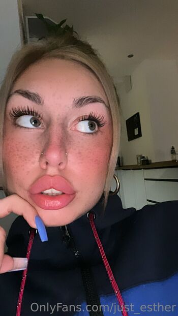 OnlyFans / just_esther nude photo #29