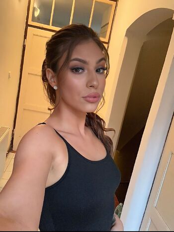 Adel / justadela nude photo #11