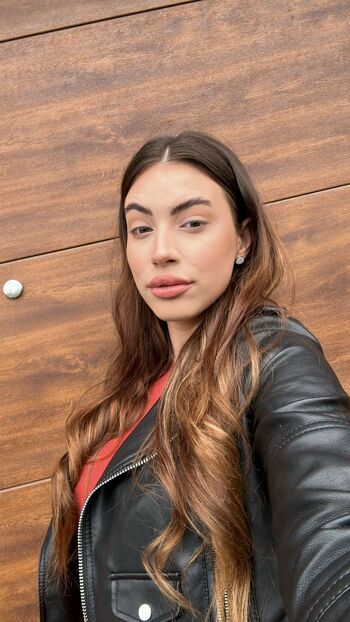 Adel / justadela nude photo #12