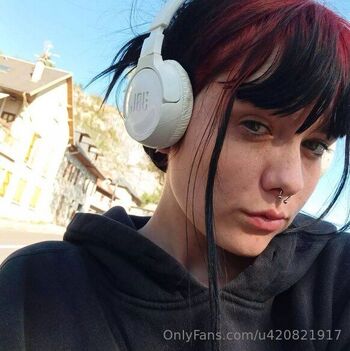 Lilit / juste.lilith nude photo #17