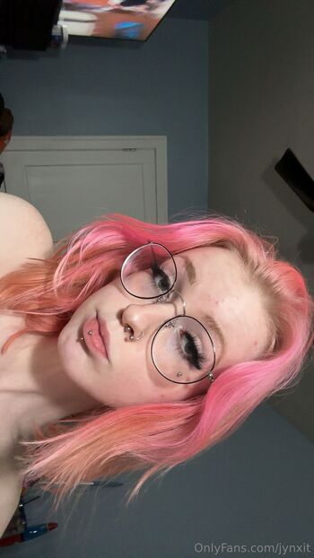 OnlyFans / jynxit nude photo #2