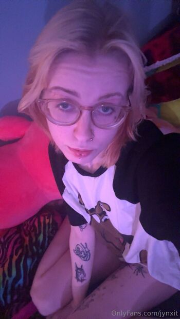 OnlyFans / jynxit nude photo #10