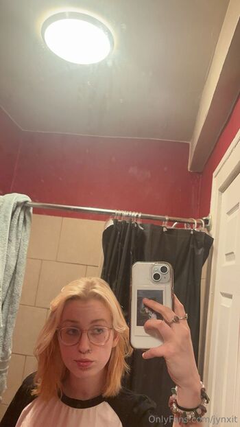OnlyFans / jynxit nude photo #11
