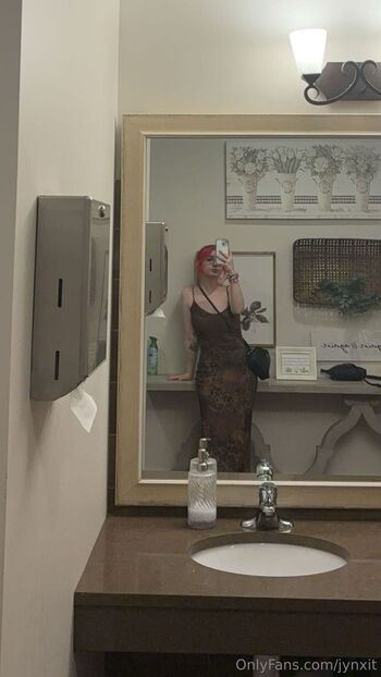 OnlyFans / jynxit nude photo #14