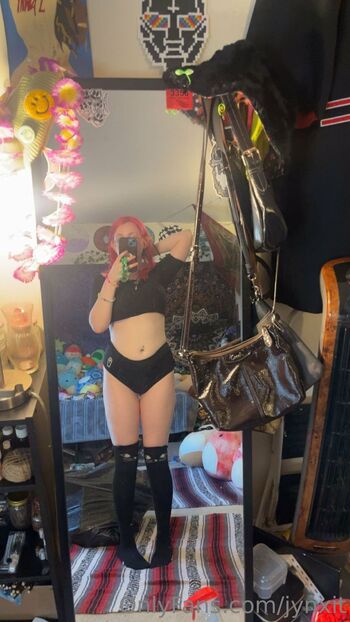 OnlyFans / jynxit nude photo #39