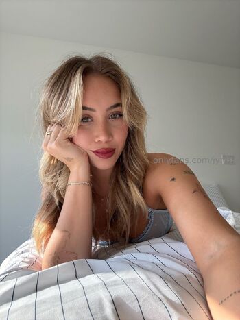 Jaz . . . / jyrxse nude photo #6