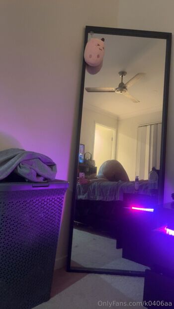 keek / k0406aa nude photo #6