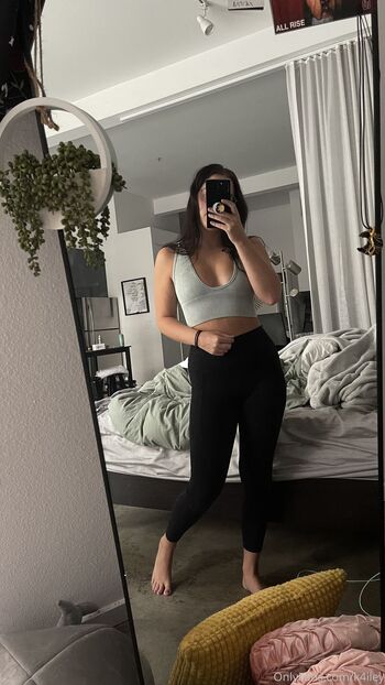 kailey with a fou / k4iley nude photo #1