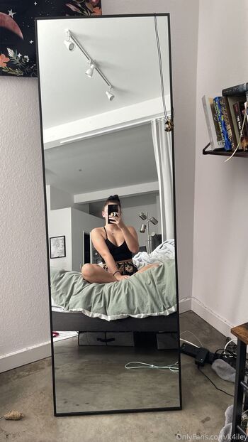 kailey with a fou / k4iley nude photo #4