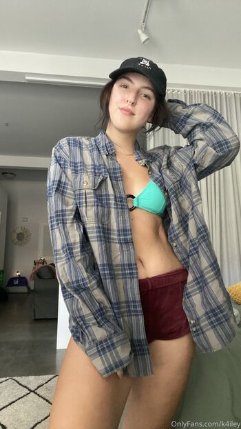 kailey with a fou / k4iley nude photo #10