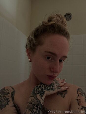 u15353886 / kaleesies nude photo #4