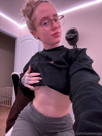 u15353886 / kaleesies nude photo #5