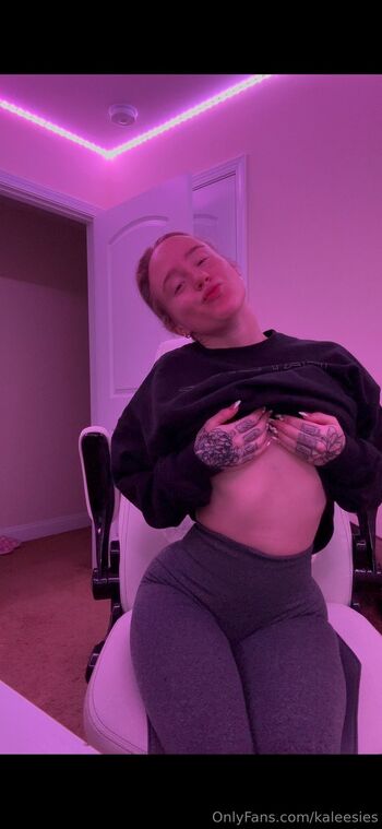 u15353886 / kaleesies nude photo #7