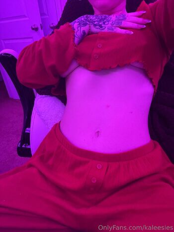 u15353886 / kaleesies nude photo #15