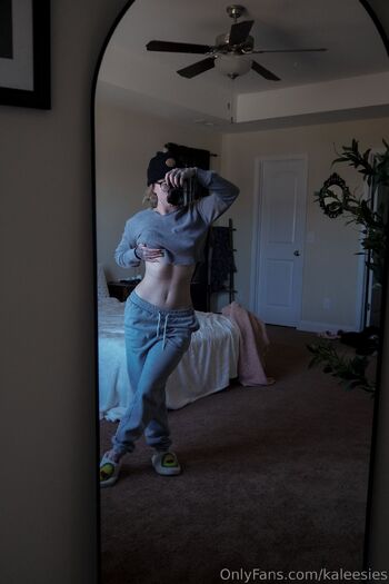 u15353886 / kaleesies nude photo #23