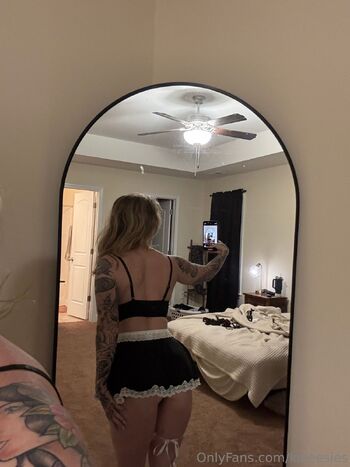 u15353886 / kaleesies nude photo #33