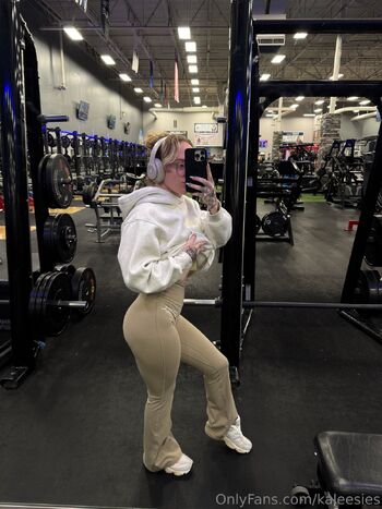 u15353886 / kaleesies nude photo #35