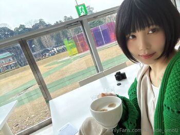 餅月かなで mochizuki kanad / kanade_omoti nude photo #12