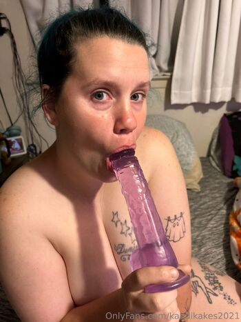 Blu.eyed.nightmar / kandikakes2021 nude photo #8