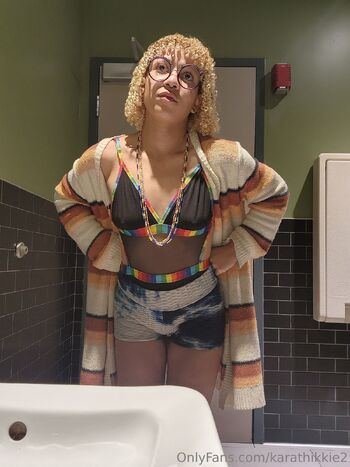 KittenBunn / karathikkie2 nude photo #26