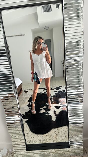 Free to play / karlathehotwife nude photo #6