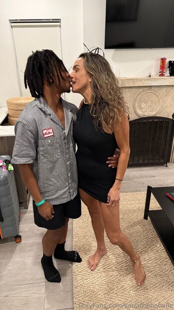 Free to play / karlathehotwife nude photo #35