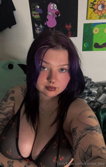 Karle / karlee_bby nude photo #29
