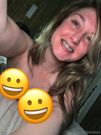 Karlee Smokes PP / karleesmokestease / karleesmokes / karleesmokes_ nude photo #33