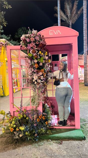 𝓚𝓪𝓻𝓸𝓵 𝓦𝓱𝓲𝓽𝓮 / karolwhitee nude photo #12