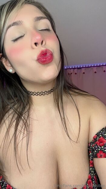 𝓚𝓪𝓻𝓸𝓵 𝓦𝓱𝓲𝓽𝓮 / karolwhitee nude photo #13