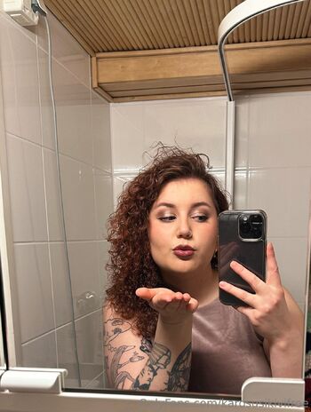 Karo Susikiv / karosusikivifree / karo.susikivi / karosusikivi nude photo #28