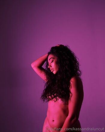 K. Le / kassandraluncut nude photo #5