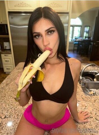 Kassie Le / kassieleexo nude photo #35