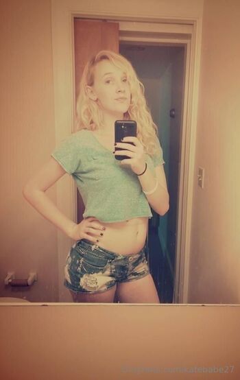 Katelyn Chandle / katebabe27 nude photo #2