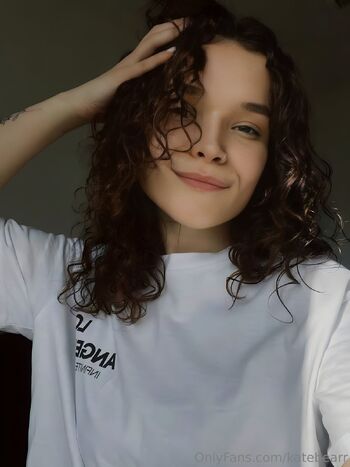 Kat / katebearr nude photo #1